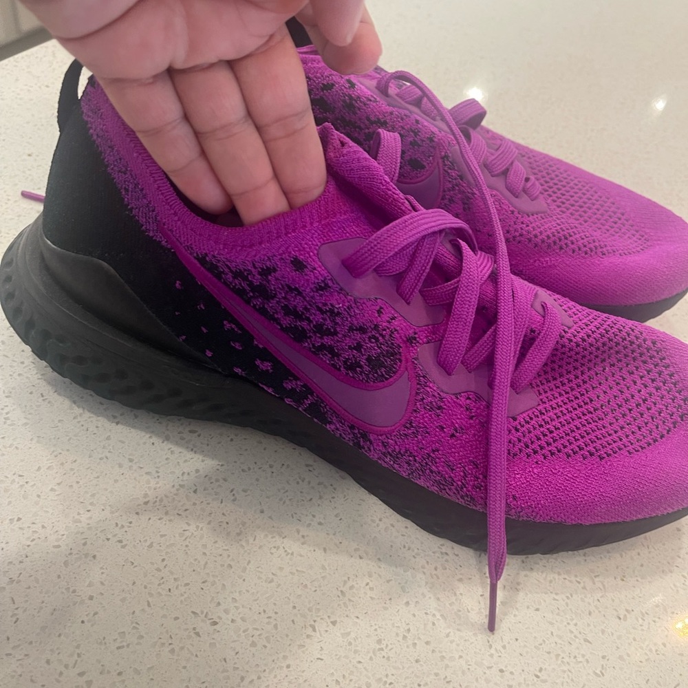 NIKE tennis Shoes